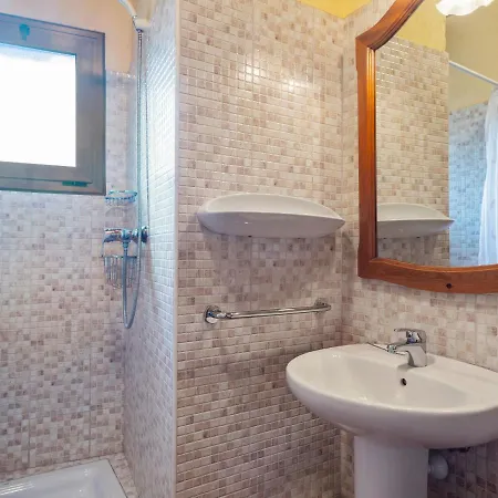Pleasant In With Swimming Pool Holiday home