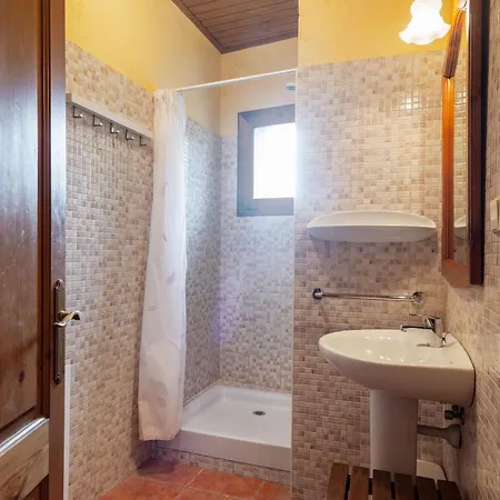 Holiday home Pleasant In With Swimming Pool